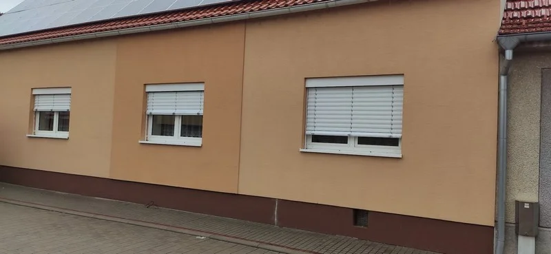 Venkovní žaluzie Z90 s přiznaným krycím plechem ROLLO